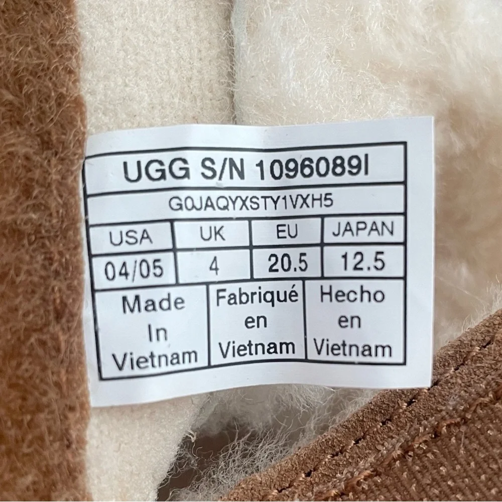 UGG Keelan Toddler Boots – Chestnut – Size 4/5
